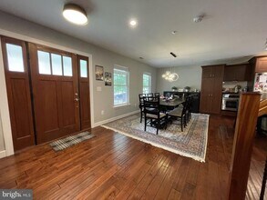 1200 Highwood Rd in Rockville, MD - Building Photo - Building Photo