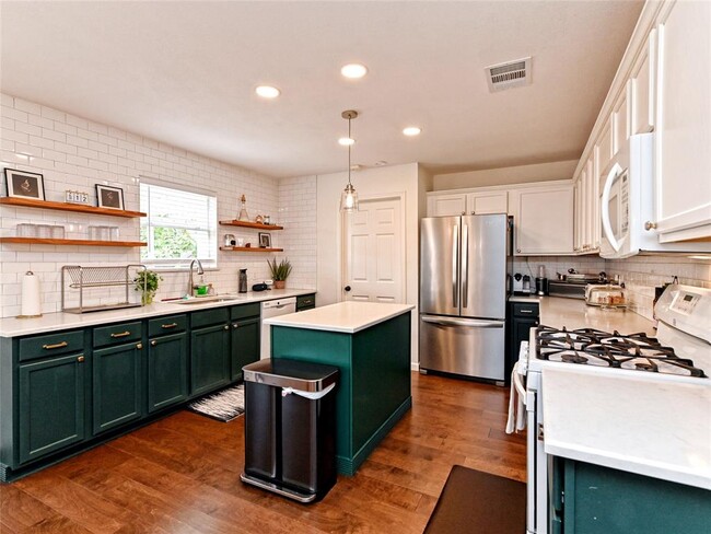 property at 3516 Rock Shelf Ln