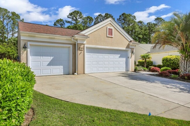 10 Candlelight Ln in Bluffton, SC - Foto de edificio - Building Photo