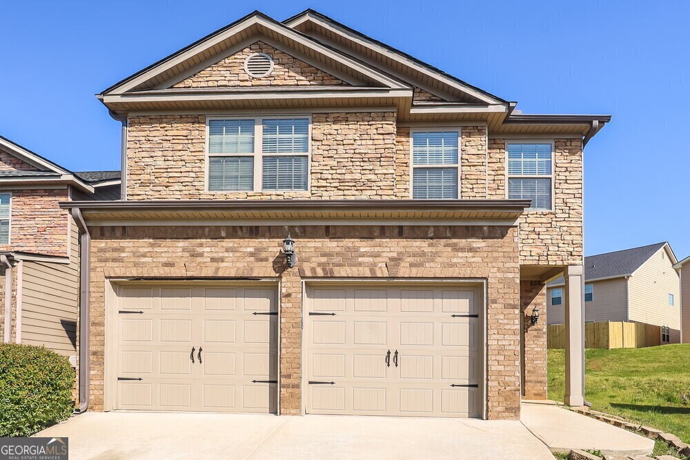 207 Tyre Dr in Mcdonough, GA - Building Photo