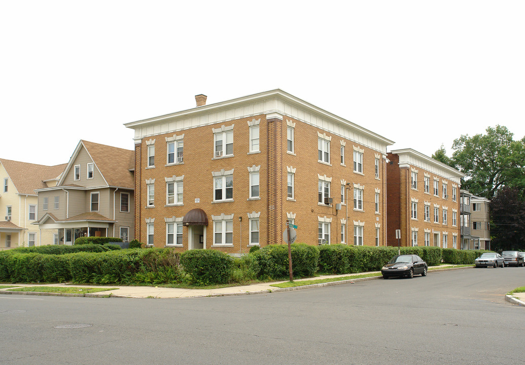 821 Capitol Ave in Hartford, CT - Building Photo