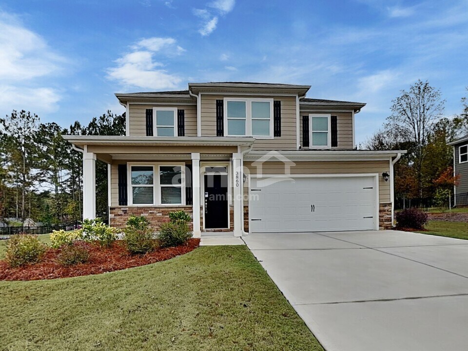 3860 Chivalry Dr in Douglasville, GA - Foto de edificio