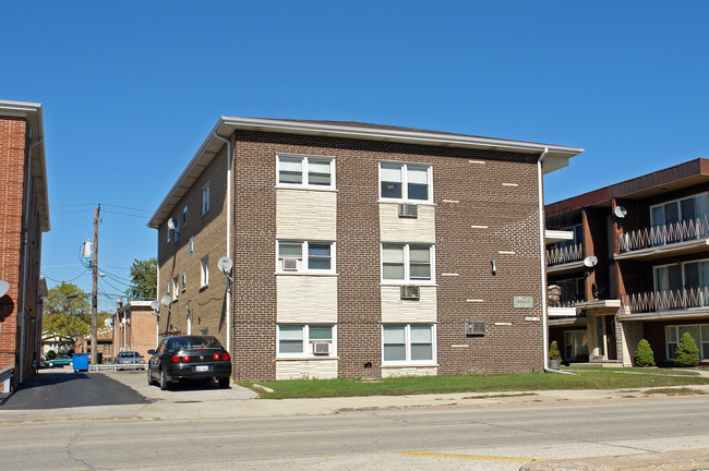 6918-6920 W 65th St in Chicago, IL - Building Photo - Building Photo