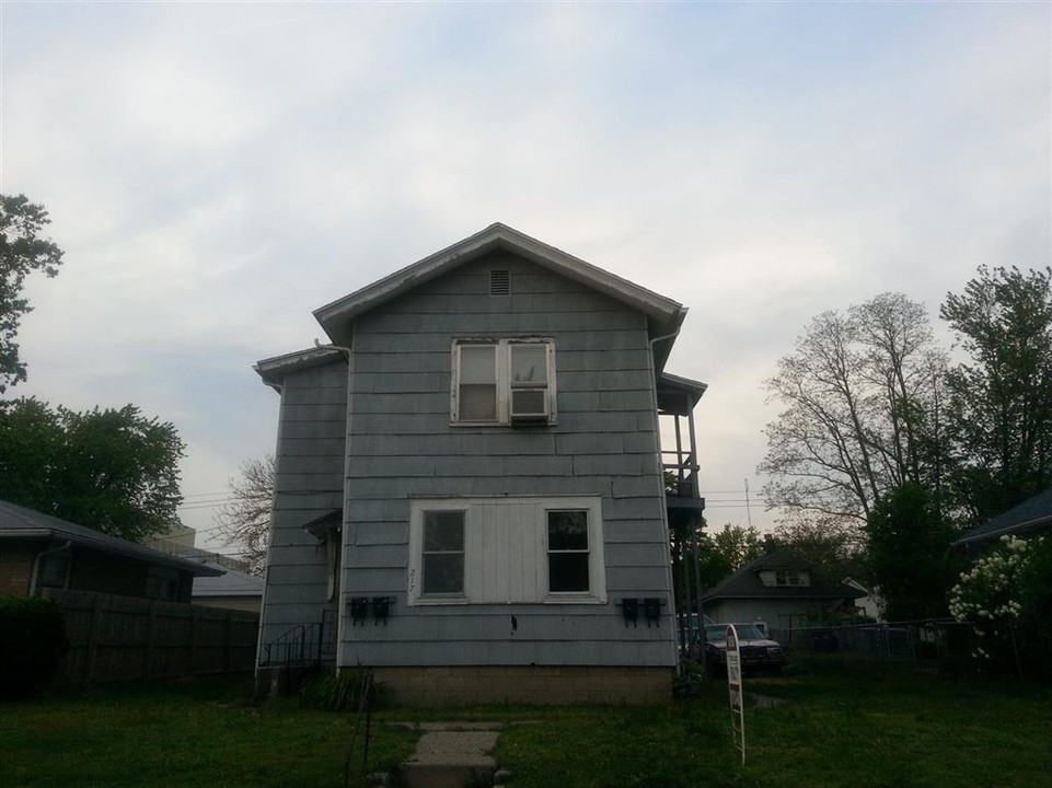 217 Charles St in Michigan City, IN - Foto de edificio