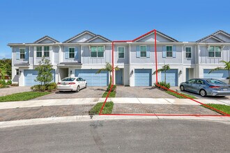 105 SE Birch Ter in Stuart, FL - Foto de edificio - Building Photo