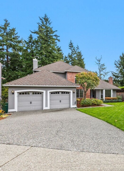12644 SE 79th Ct in Newcastle, WA - Building Photo
