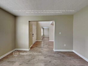 320 Birchmere Close SW in Atlanta, GA - Building Photo - Building Photo