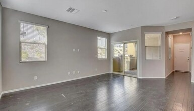 37 Alamere Falls Dr in Las Vegas, NV - Building Photo - Building Photo