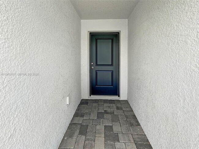 2060 Stillview Pass in Zephyrhills, FL - Building Photo - Building Photo