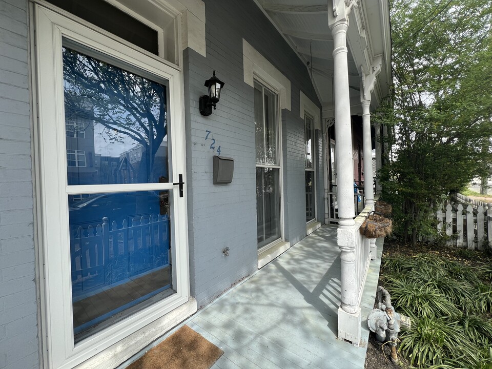 724 N 1st St in Richmond, VA - Building Photo