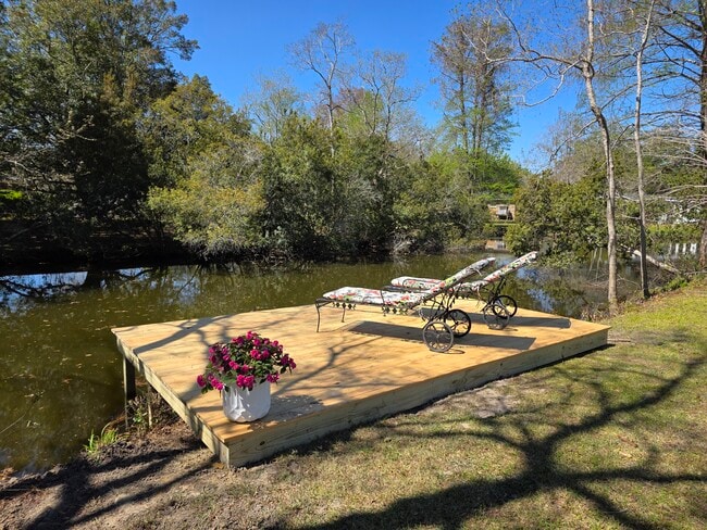 1077 Harbor View Rd in Charleston, SC - Building Photo - Building Photo