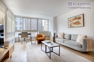 130 W 15th St in New York, NY - Building Photo