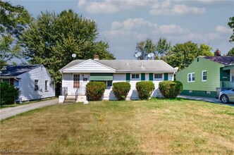 724 Laclede Dr in Youngstown, OH - Foto de edificio - Building Photo