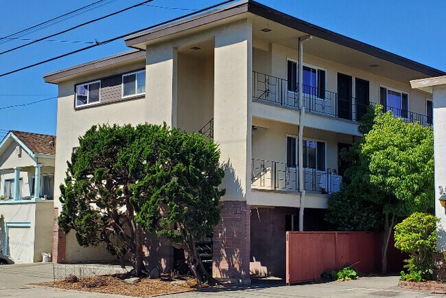 970 Kains Ave in Albany, CA - Foto de edificio - Building Photo