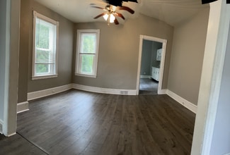 721 W 2nd Ave in Parkesburg, PA - Building Photo - Building Photo