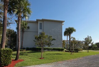 Villa Regina in West Palm Beach, FL - Building Photo - Building Photo
