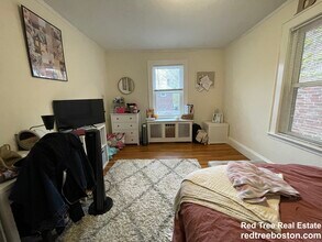 30 Harris St in Brookline, MA - Building Photo - Building Photo