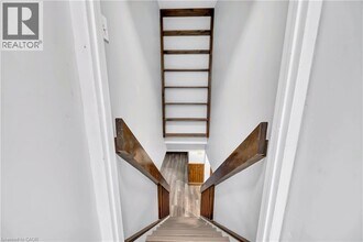 88 Glen Lake Crescent in Kitchener, ON - Building Photo - Building Photo