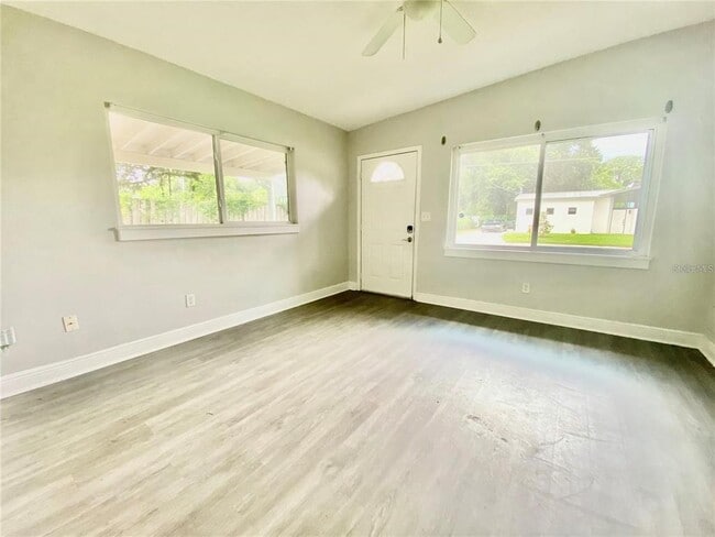 2213 Vine St in Orlando, FL - Foto de edificio - Building Photo