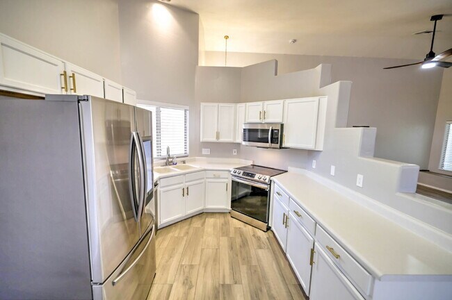710 S Smokey Mountains Rd in Tucson, AZ - Building Photo - Building Photo