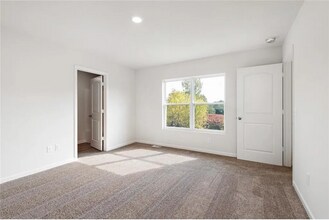 1113 Natalie Ave in Montrose, MN - Building Photo - Building Photo
