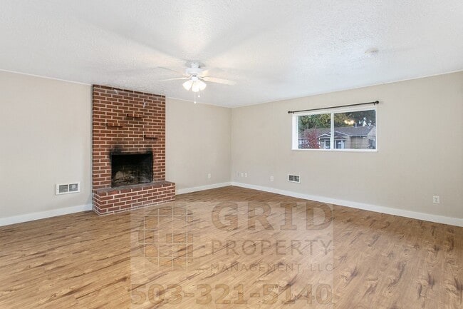 property at 8705 SE Pardee St