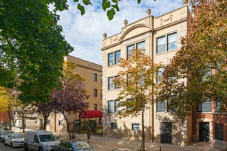 520-28 W. Surf St. in Chicago, IL - Foto de edificio - Building Photo