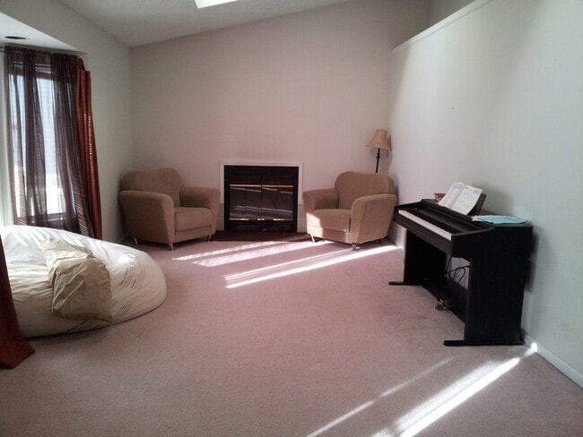 1610 Essex Dr in Warrensburg, MO - Building Photo - Building Photo