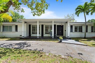 14645 SW 83rd Pl in Palmetto Bay, FL - Building Photo