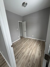 1646 Center St, Unit Lower in Racine, WI - Foto de edificio - Building Photo