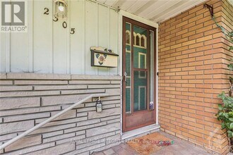 2305 Ryan Dr in Ottawa, ON - Building Photo - Building Photo
