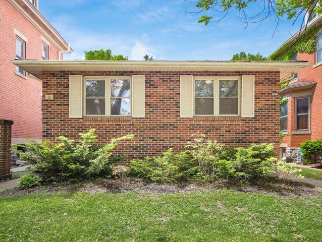 285-287-287 E Deshler Ave