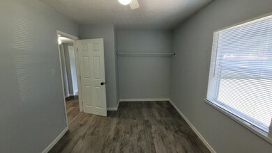 120 W Madison Dr in Pensacola, FL - Building Photo - Building Photo