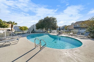 25293 Perdido Beach Blvd in Orange Beach, AL - Foto de edificio - Building Photo