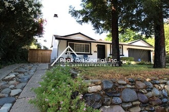 8053 Dorian Way in Fair Oaks, CA - Building Photo - Building Photo