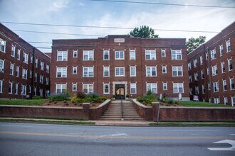 Gray Court Apartments in Winston-Salem, NC - Foto de edificio - Building Photo