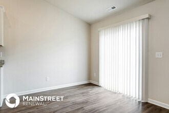 125 Atlas Dr in Youngsville, NC - Foto de edificio - Building Photo