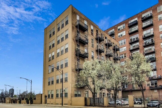 property at 550 W Harrison St