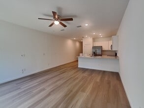 626 Holly Lks Dr in Orange Park, FL - Foto de edificio - Building Photo