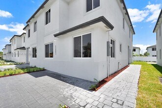 22431 SW 125th Ave in Homestead, FL - Building Photo - Building Photo