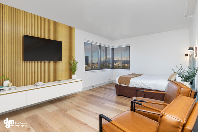 property at 1020 W 12th Ave
