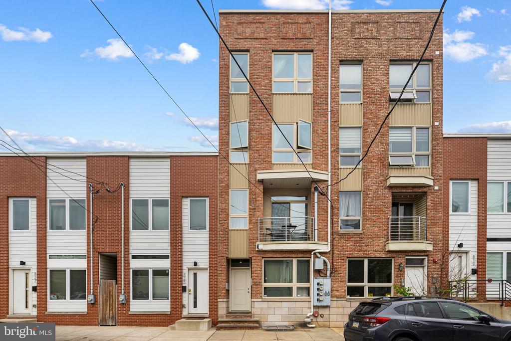 823 N 15th St in Philadelphia, PA - Building Photo