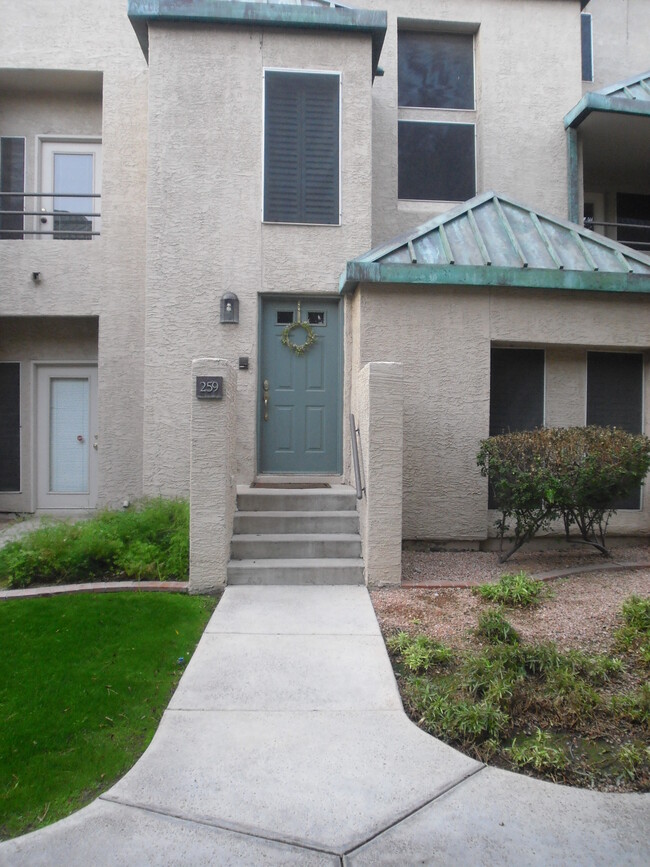 property at 101 N 7th St