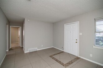 502 Brown St in Waxahachie, TX - Building Photo - Building Photo