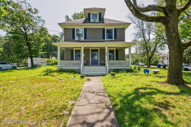 496 W Park Ave