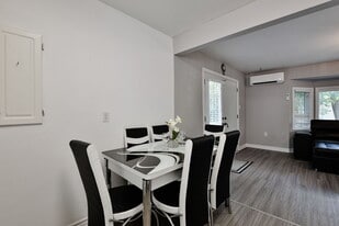 752 Chestnut St in Innisfil, ON - Building Photo