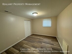 209 Lakeshore Dr in Lexington, KY - Building Photo - Building Photo