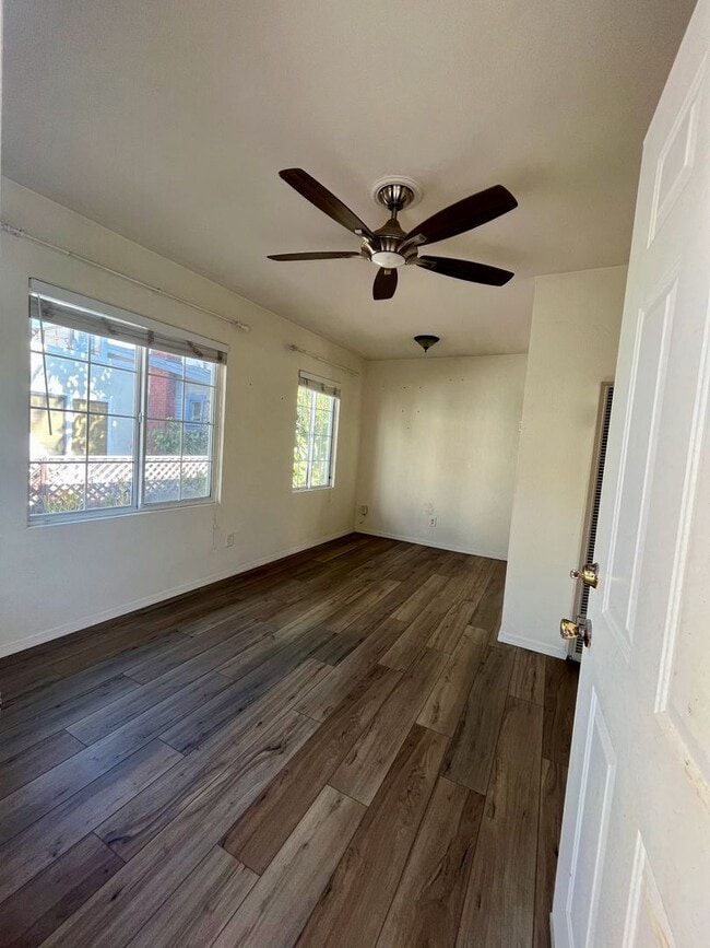 821-823 Queenstown Ct in San Diego, CA - Building Photo - Building Photo