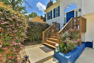 6501 Brownsville Rd in Lithia Springs, GA - Foto de edificio - Building Photo