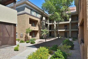 Camden Copper Square in Phoenix, AZ - Building Photo